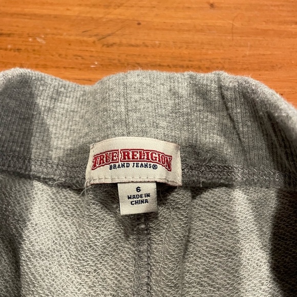 True Religion Shorts - Picture 2 of 3